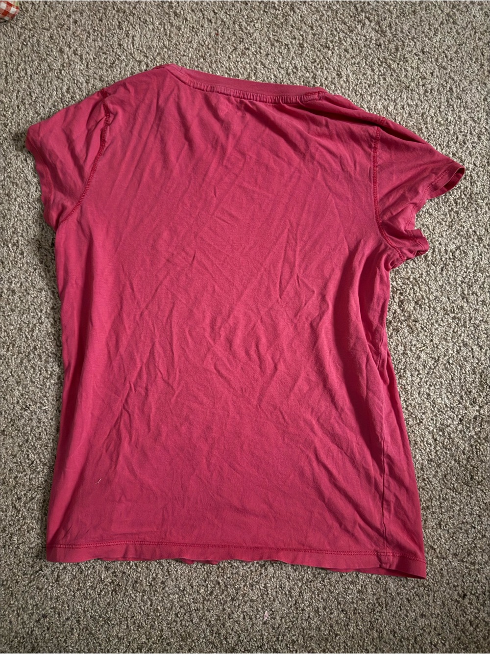 Universal Thread Short Sleeve Crewneck Tee in Raspberry - Picture 3 of 3